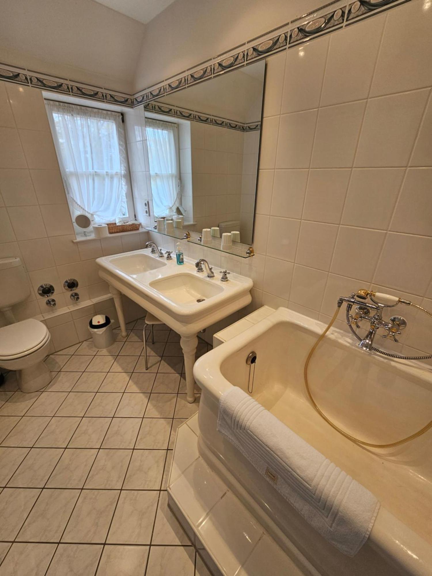 Landhaus Saaleck Наумбург Номер фото